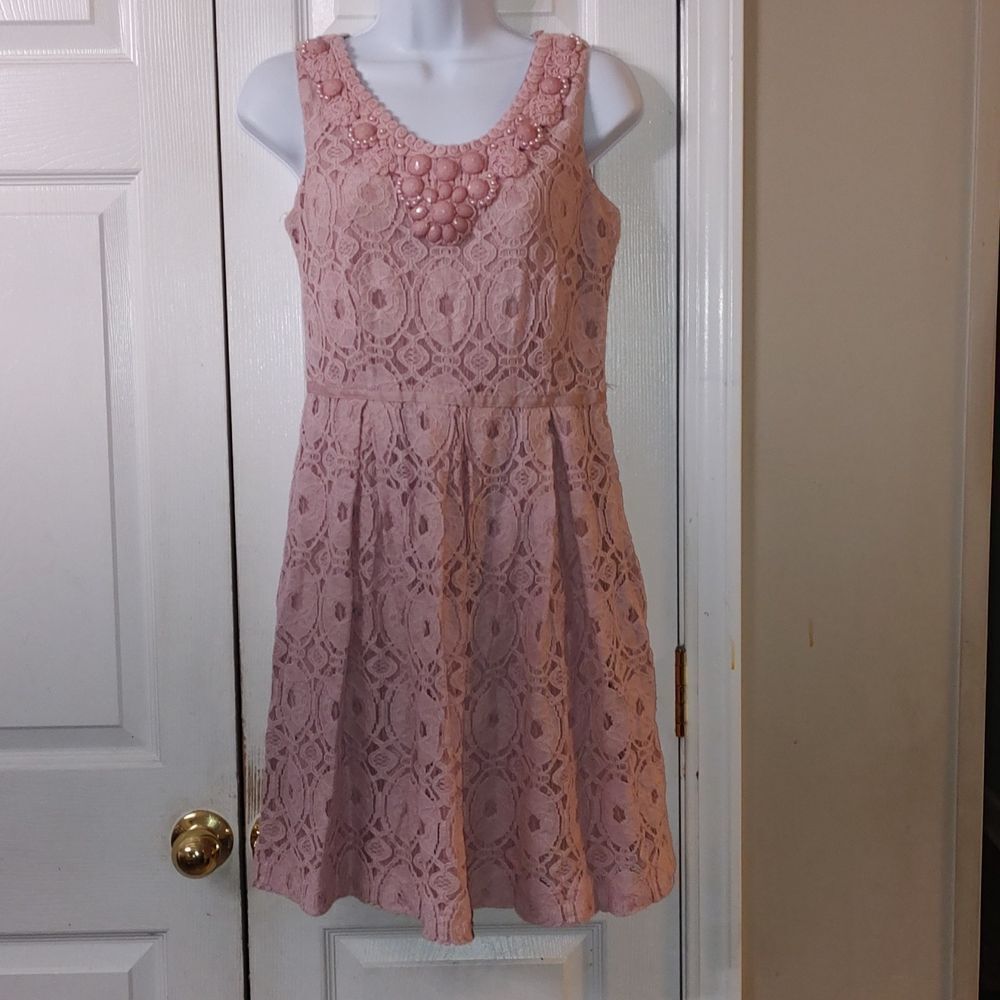 Ronni Nicole light mauve  embellished sleeveless dress Sz 6P